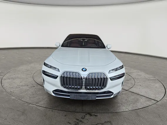 BMW 7 Series 735i 2024 