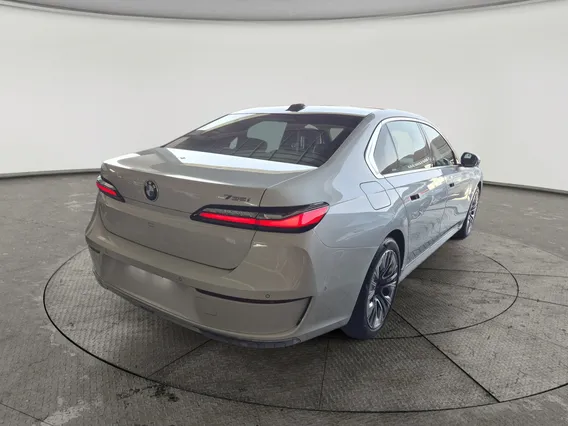BMW 7 Series 735i 2024 