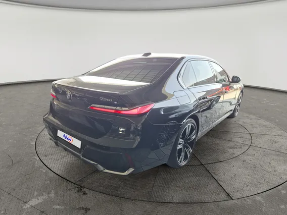 بي ام دبليو الفئة السابعة 735i 2024 