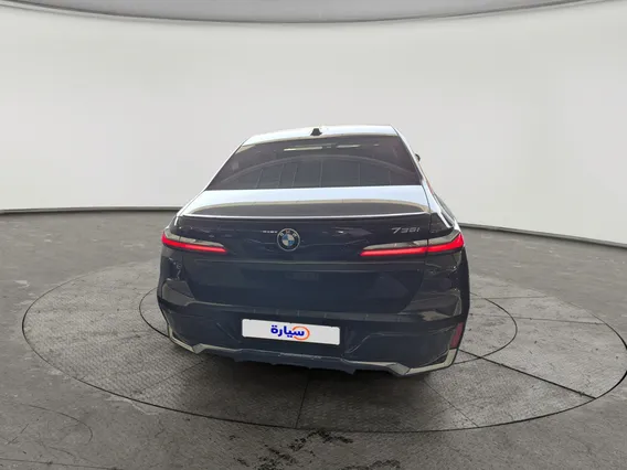 بي ام دبليو الفئة السابعة 735i 2024 