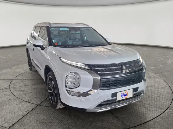 ميتسوبيشي اوتلاندر CLS 2024 