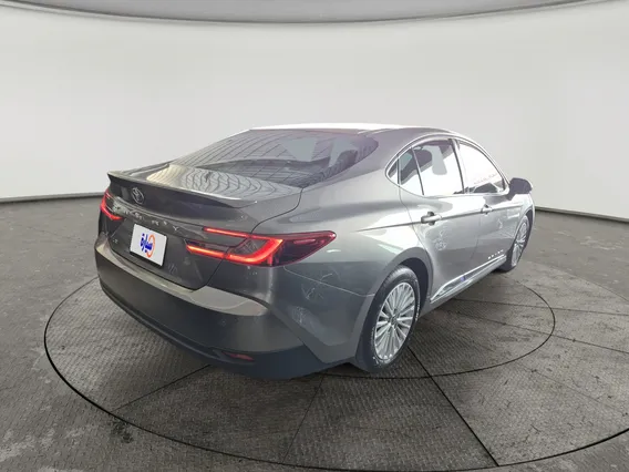 Toyota Camry  LE 2026 
