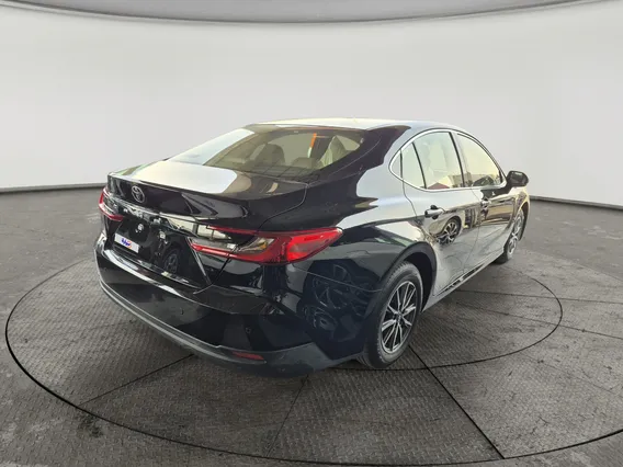 Toyota Camry  E 2026 