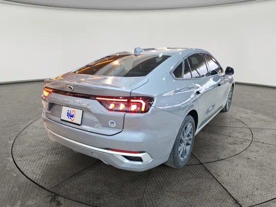 Ford Taurus Trend 2025 