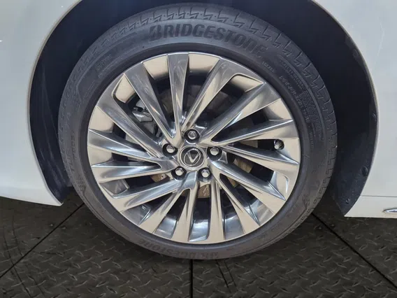 Lexus ES 350 DD 2025 