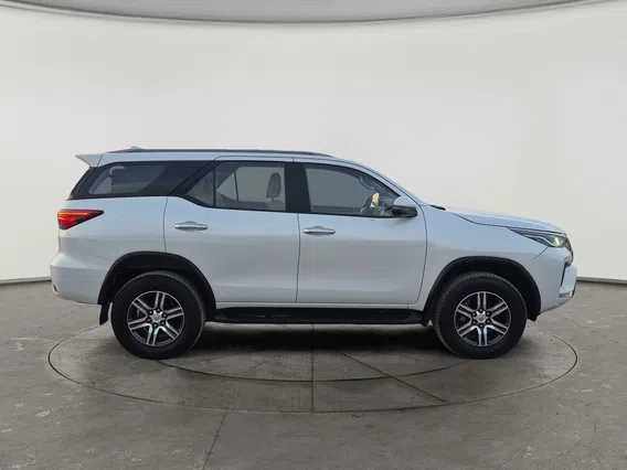 Toyota Fortuner VX 2023 دبل