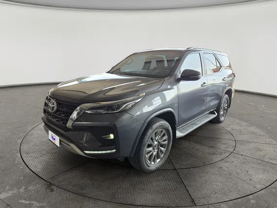 Toyota Fortuner SR5 2023 دبل