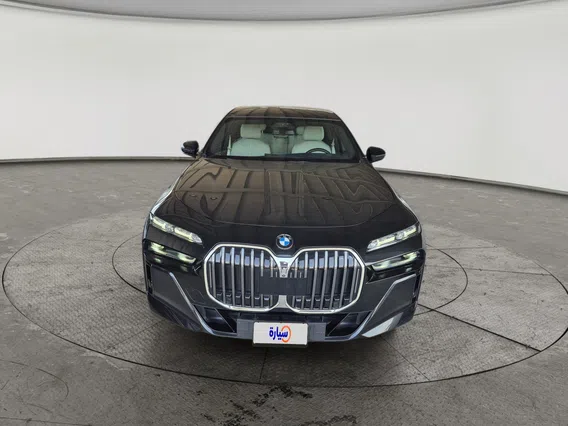 BMW 7 Series 735i 2024 