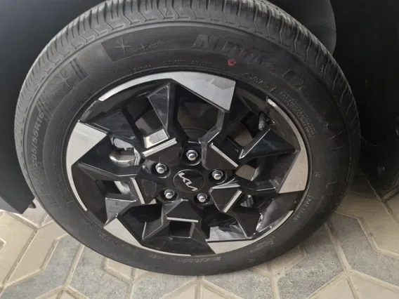Kia SONET GLS 2024 