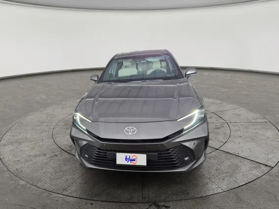 Toyota Camry  LE 2025 