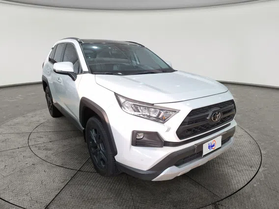 Toyota RAV4 XLE 2025 
