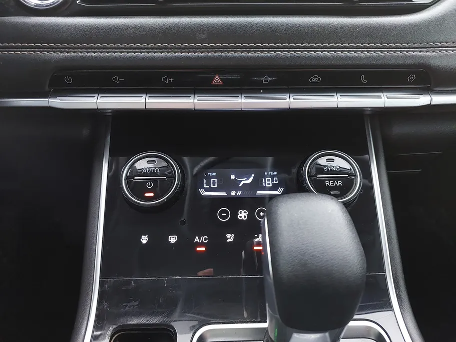 2022 Chery Tiggo 8 Pro Luxury 