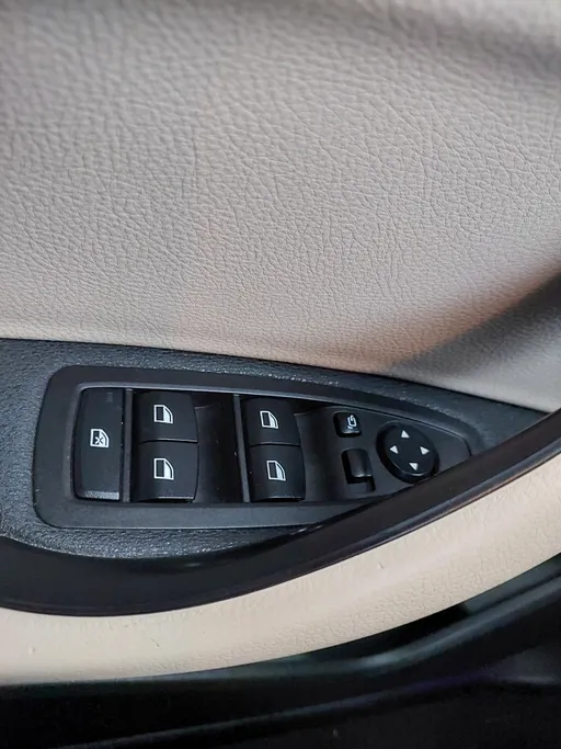 2021 BMW X Series 2 xDrive 20i 