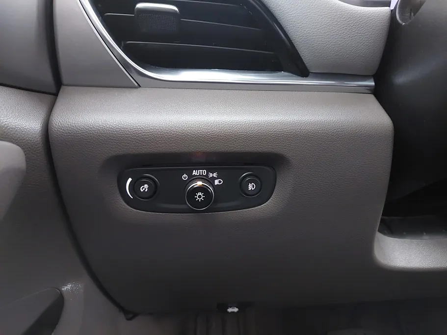 2020 Chevrolet Traverse LT 
