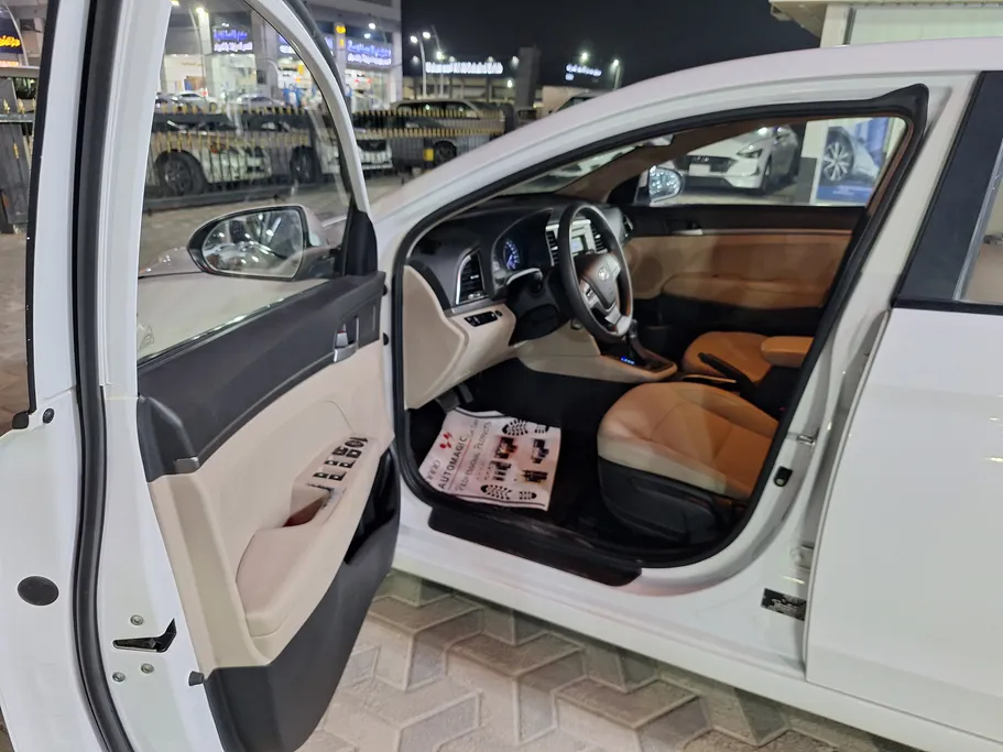 Hyundai Elantra GL 2018 شباك السعودية