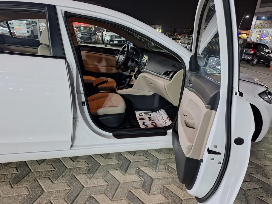 Hyundai Elantra GL 2018 شباك السعودية