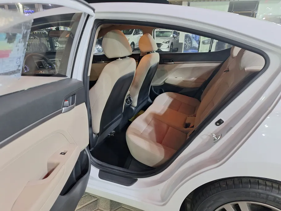 Hyundai Elantra GL 2018 شباك السعودية