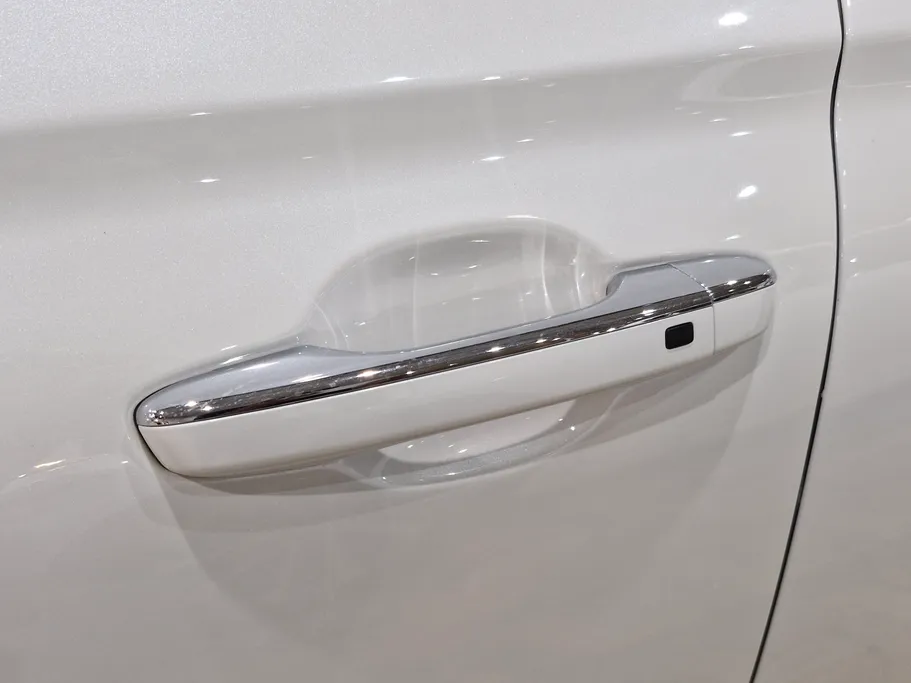 2021 Genesis G90 Platinum 