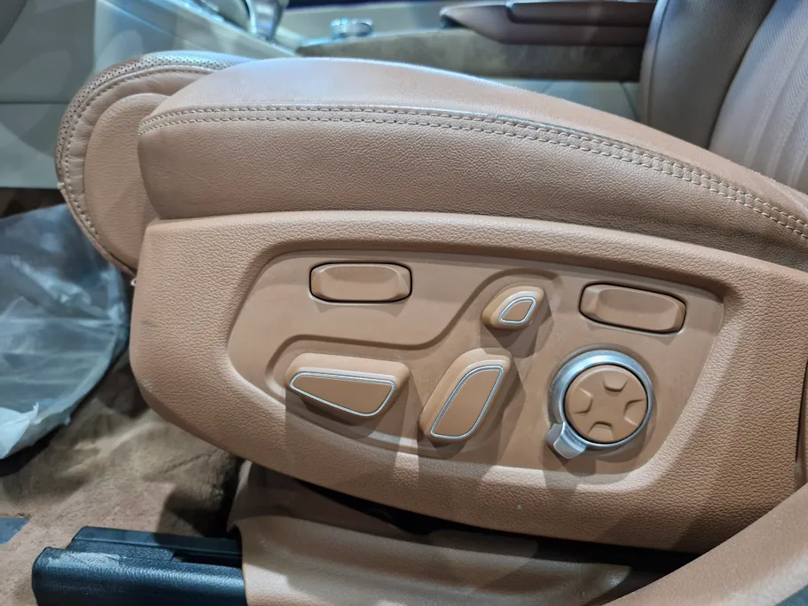 2021 Genesis G90 Platinum 