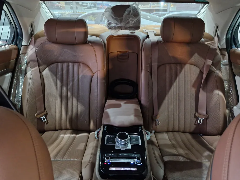 2021 Genesis G90 Platinum 