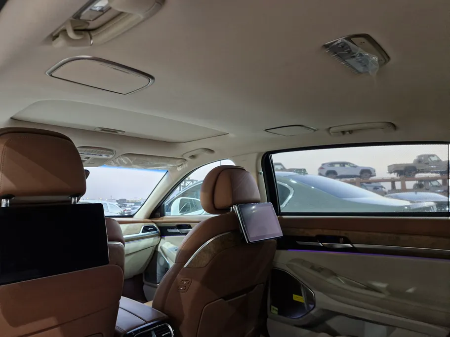 2021 Genesis G90 Platinum 