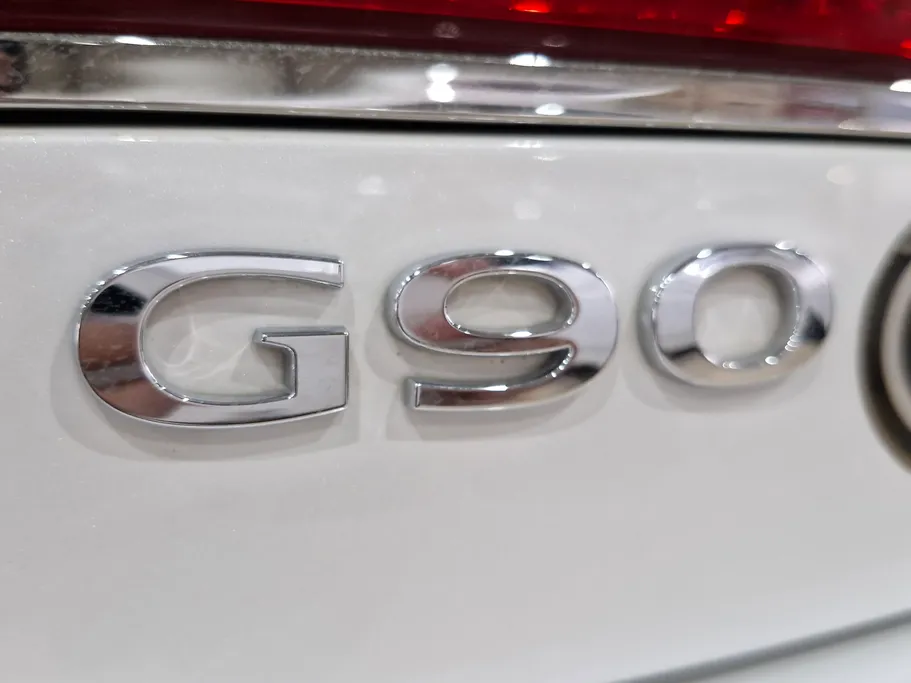 2021 Genesis G90 Platinum 