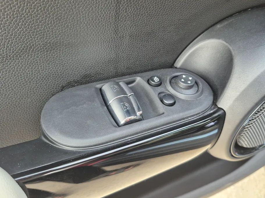 ميني كوبر هاتشباك 2023 