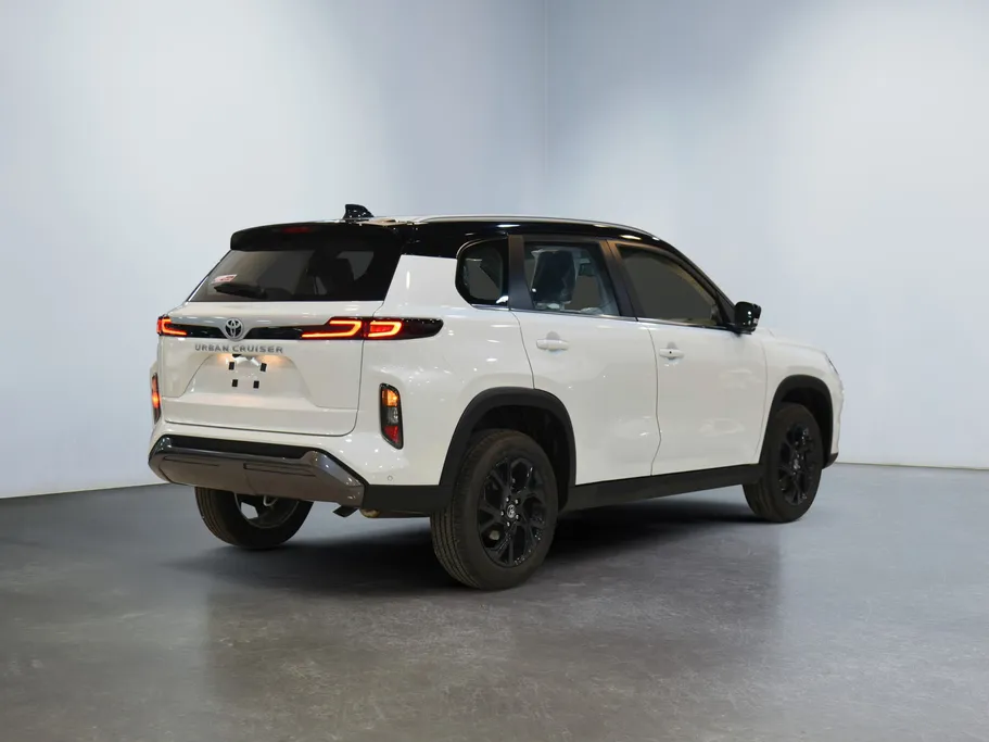 تويوتا أوربان كروزر GLX 2024 