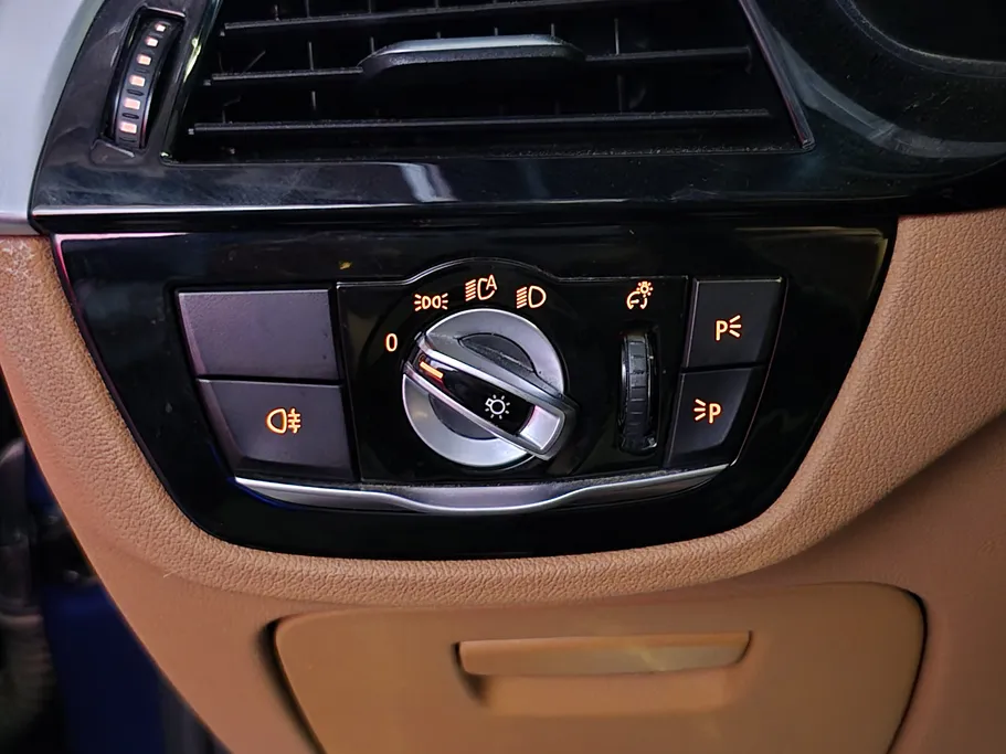 2022 BMW 5 Series 520i 