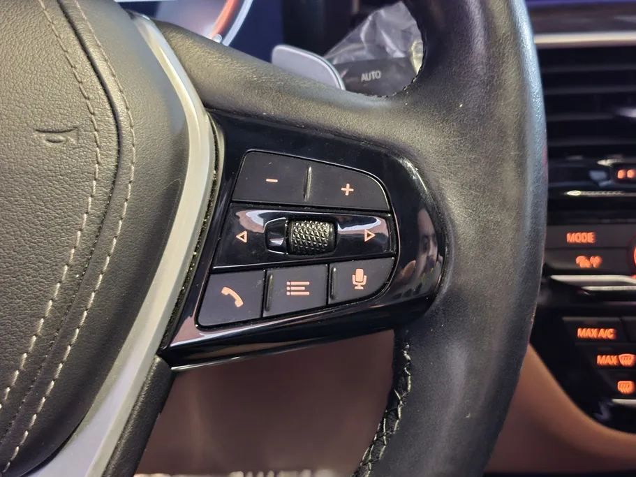 2022 BMW 5 Series 520i 