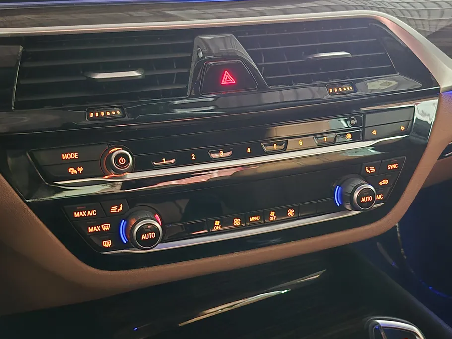 2022 BMW 5 Series 520i 