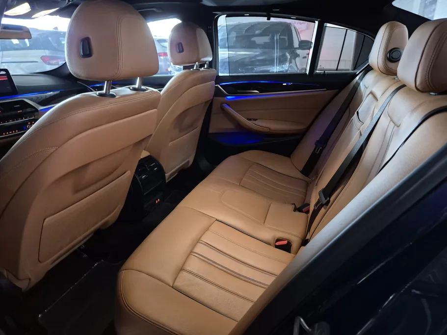 2022 BMW 5 Series 520i 