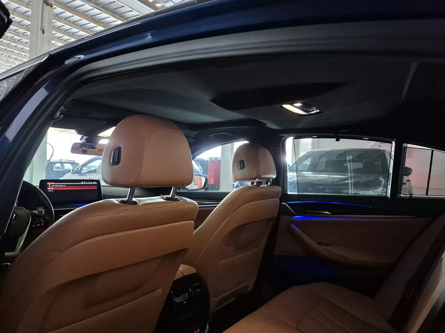 2022 BMW 5 Series 520i 