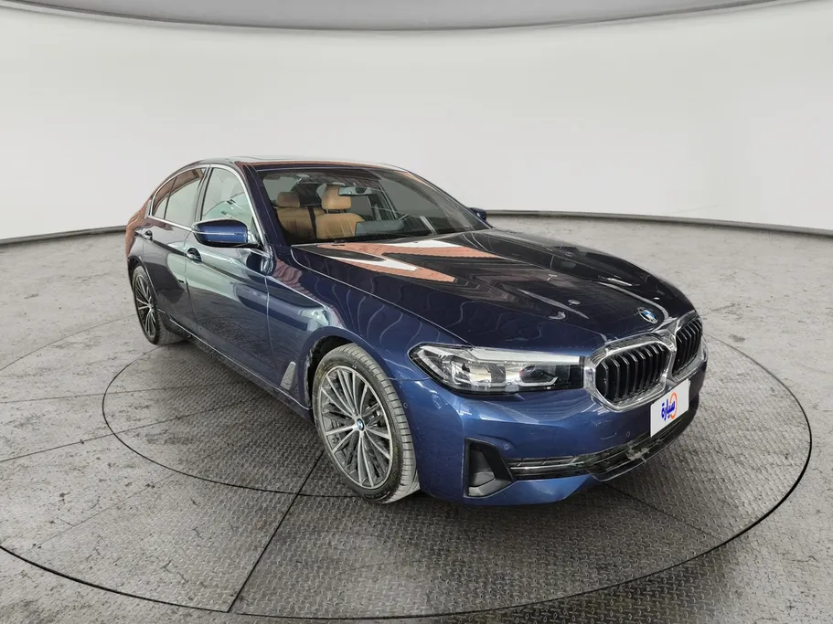 2022 BMW 5 Series 520i 