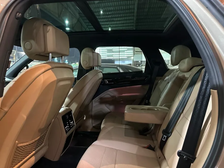 2019 Porsche Cayenne Base 