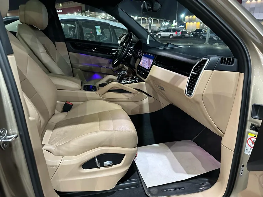 2019 Porsche Cayenne Base 