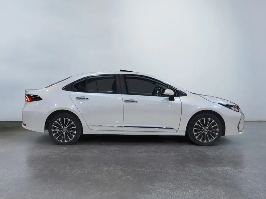 تويوتا كورولا GLI Moonroof 2024 
