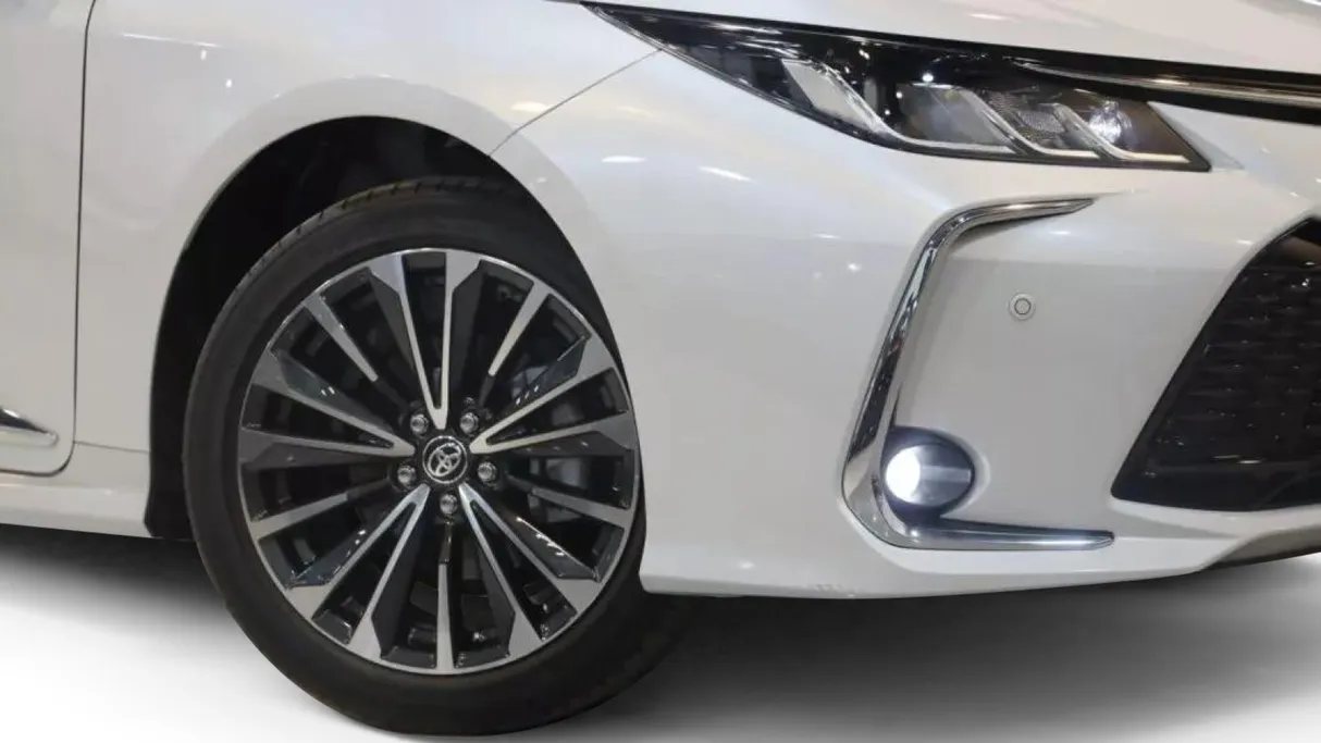 تويوتا كورولا GLI Moonroof 2024 