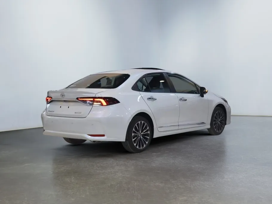 تويوتا كورولا GLI Moonroof 2024 
