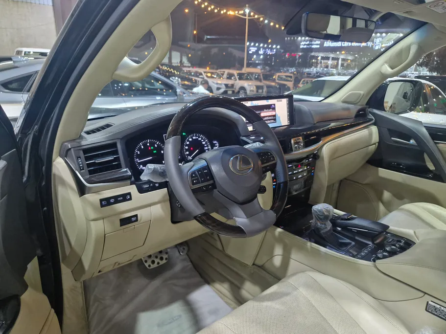لكزس LX 570 S 2020 