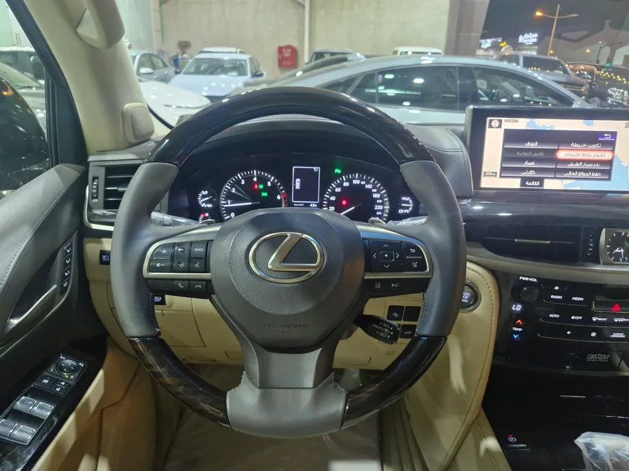 لكزس LX 570 S 2020 