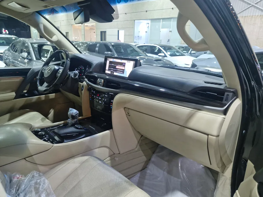 لكزس LX 570 S 2020 