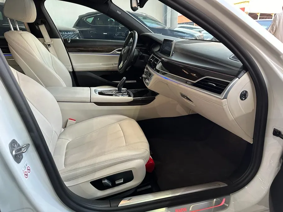 2021 BMW 7 Series 730Li 