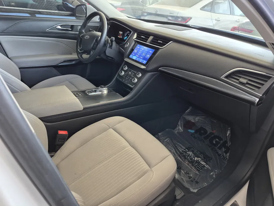2022 Ford Taurus Ambiente 