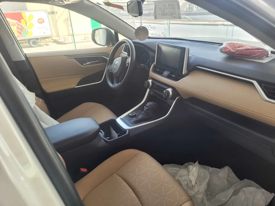 تويوتا راف فور XLE HEV 2024 