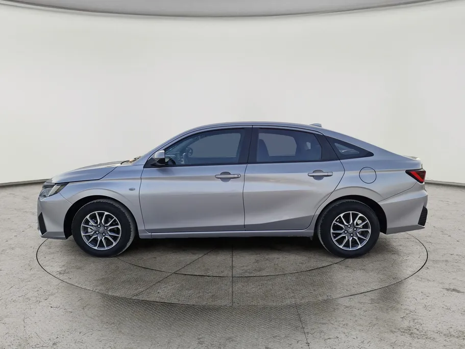 2023 Toyota Yaris  Y 