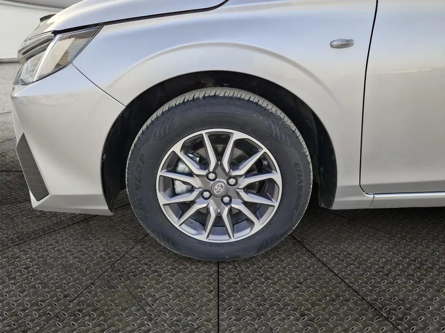 2023 Toyota Yaris  Y 