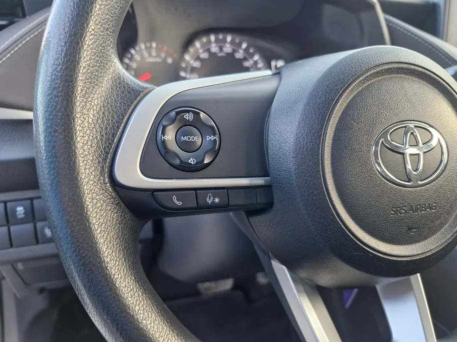 2023 Toyota Yaris  Y 