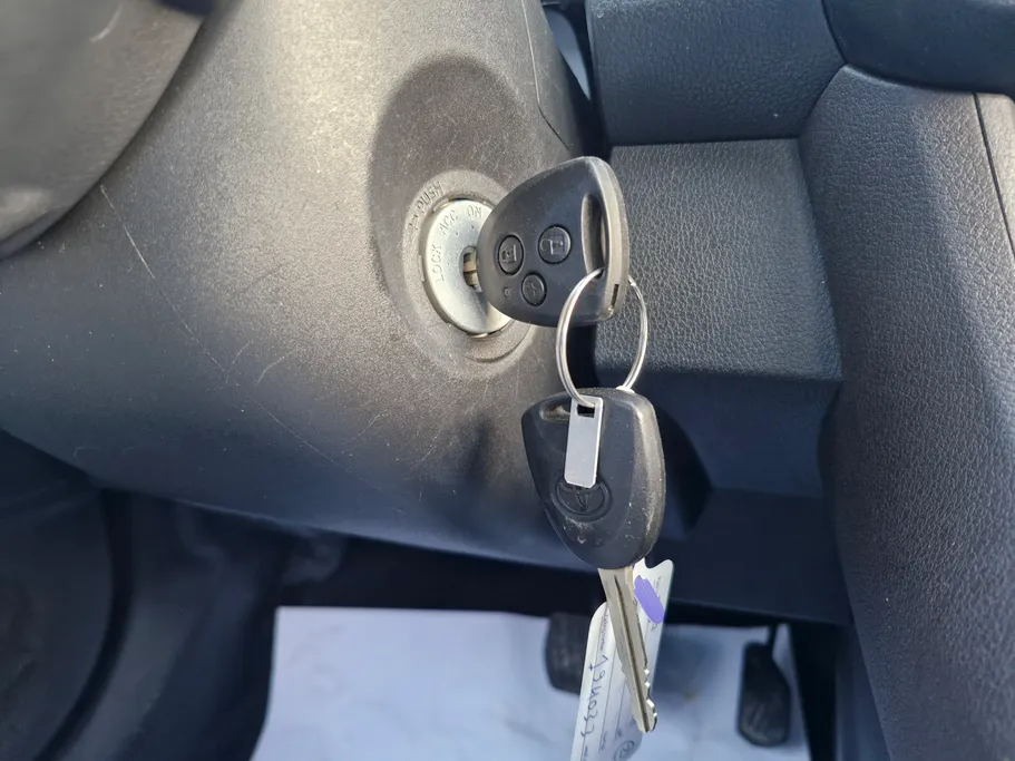 2023 Toyota Yaris  Y 