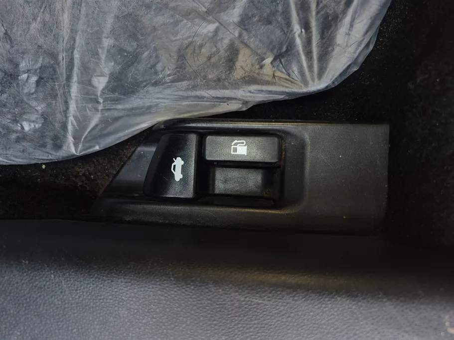 2023 Toyota Yaris  Y 